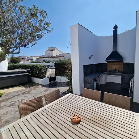 Cala Llarga Holiday home *