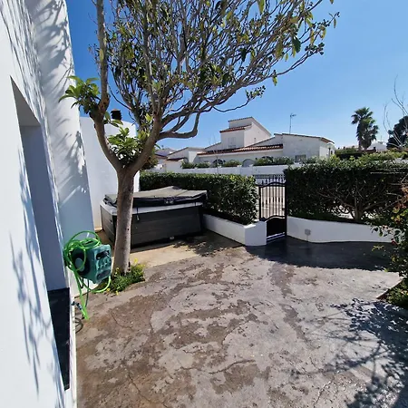 Cala Llarga Holiday home Roses